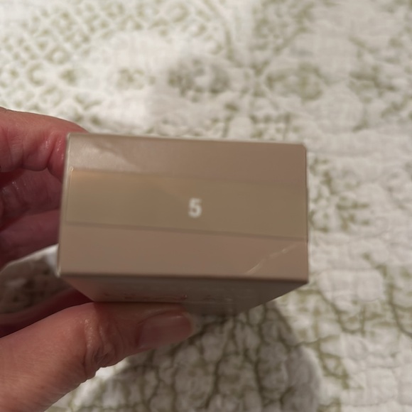 Anastasia Beverly Hills Beauty balm shade 5 - Picture 2 of 3